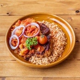 Pork cutlet with Hungarian lecsó and Hungarian pasta